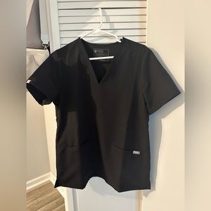 FIGS M black scrub top